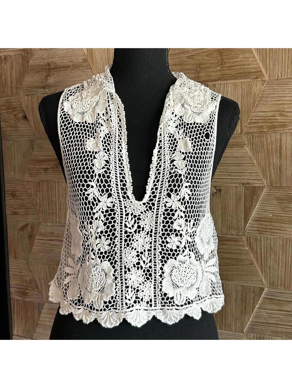 Wishlist Womens Crochet Top Sz S/M Cream Floral Pattern